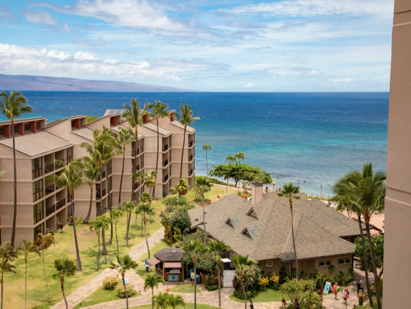 Luxurious 4-Bedroom Maui Retreat in Kaanapali